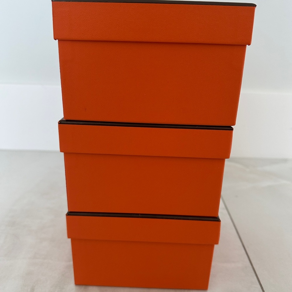 3 Hermès Gift Boxes with Logo Ribbons - Picture 5 of 11